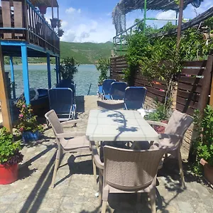 Nocleg ze śniadaniem Erda Lakeside, Lini